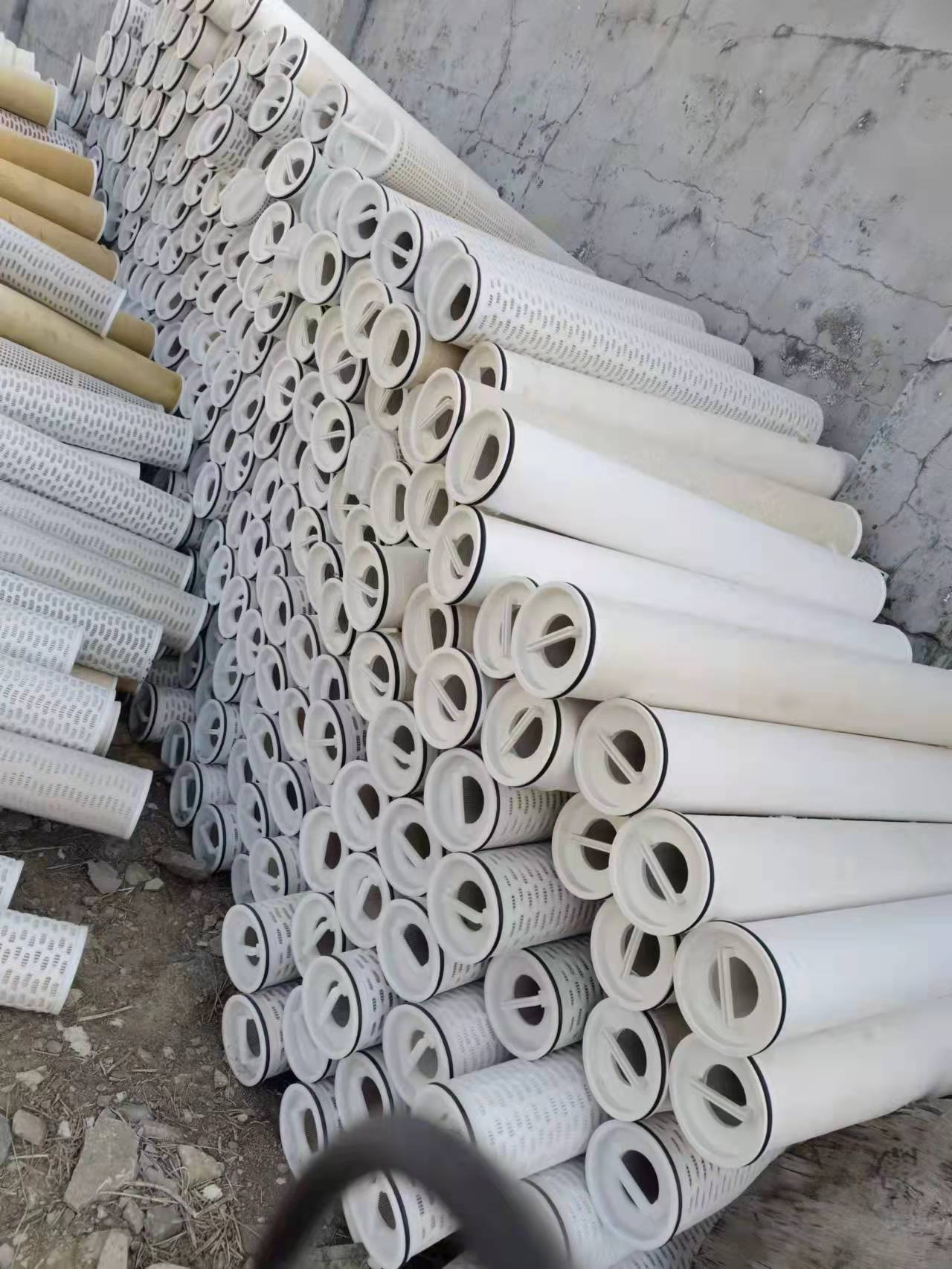 新鄉(xiāng)伊卡過濾云南某化工廠大流量水濾芯更換現(xiàn)場(chǎng)